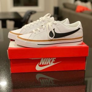 MEN'S NIKE COURT LEGACY LEATHER CASUAL SHOES